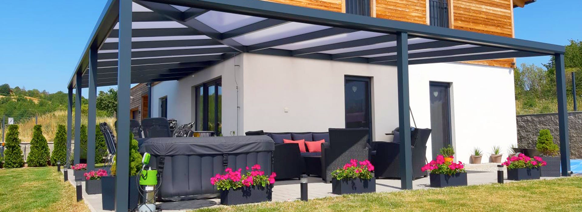 Aluminium-Pergola mit Glas