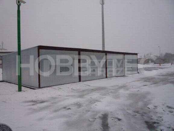 Metall Garage mit einem Dachträger verzinkt