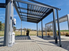 Aluminium- Terassenüberdachung SOLAR ENERGO mit Photovoltaikanlage ohne Netzanbindung