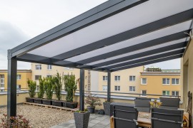 POLLARD Überdachung der Terrasse einer Wohnung