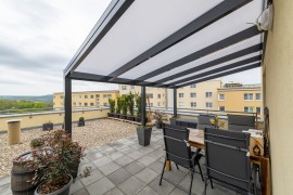 POLLARD Überdachung der Terrasse einer Wohnung