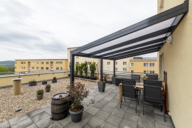 POLLARD Überdachung der Terrasse einer Wohnung